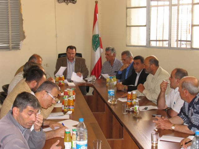 أحد أنشطة البلدية: معالجة مشاكل إتصالات الخليوي