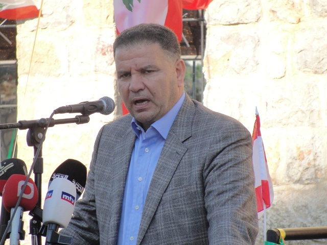 النائب علي فياض خلال إلقاء كلمته