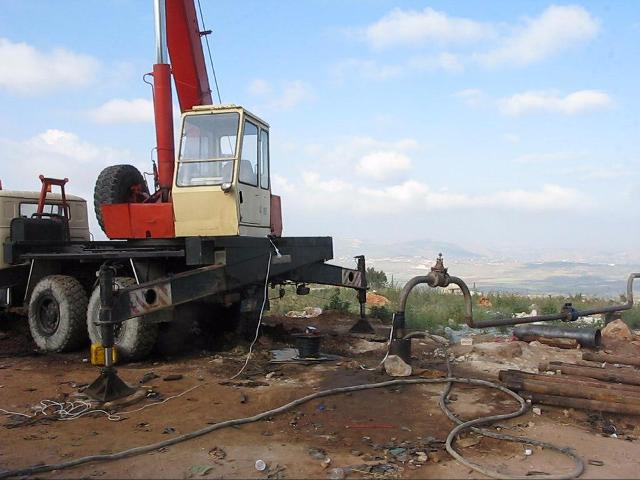 مشروع مدّ الخيام بالمياه: الشكر لله.. وكل العمل لوجه الله