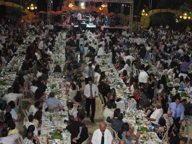 جانب من السهرة الفنية التي أحياها الموسيقار ملحم بركات والمطربة نجوى كرم في البحصاصة على الحاصباني في 31 تموز 2009