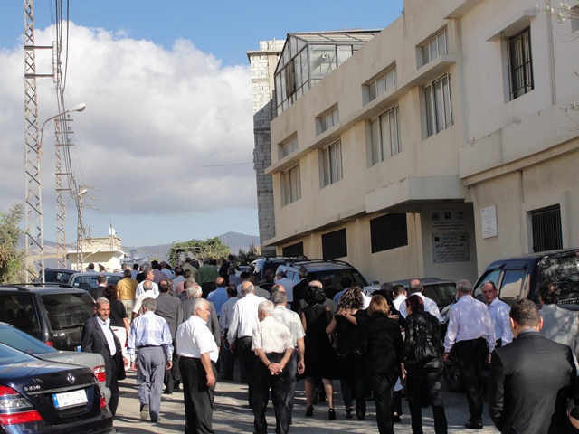 محبو هاني عسّاف.. وراء نعشه إلى مثواه الأخير