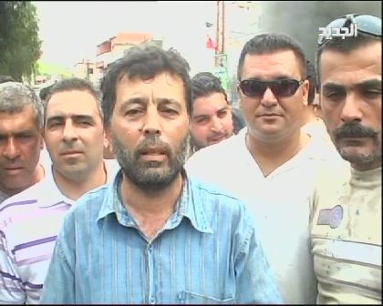 شبان محتجون