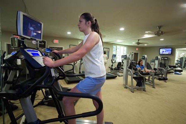 أندية مجهزة بأحدث الآلات