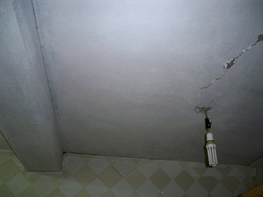 الأمطار الغزيرة كشفت عيوب الباطون الفاسد