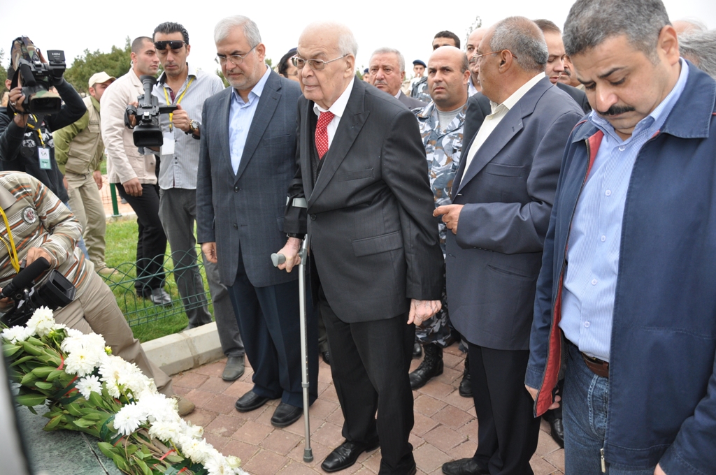 الجنوب المقاوم يستقبل الرئيس سليم الحص - رئيس حكومة التحرير