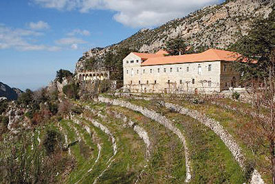 مشي ورياضة وتعرف إلى مناطق لبنانية رائعة مجهولة