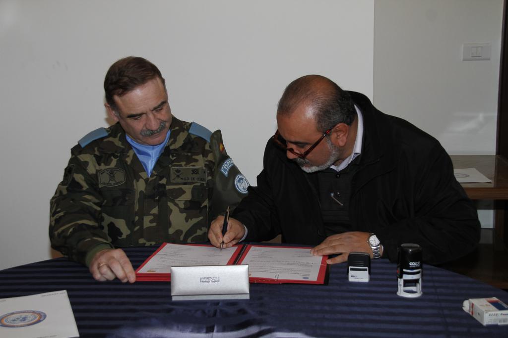 اليونيفل تموّل مشروع بناء حواجز للسلامة العامة على جوانب طرقات في كفركلا اليونيفل تموّل مشروع بناء حواجز للسلامة العامة على جوانب طرقات