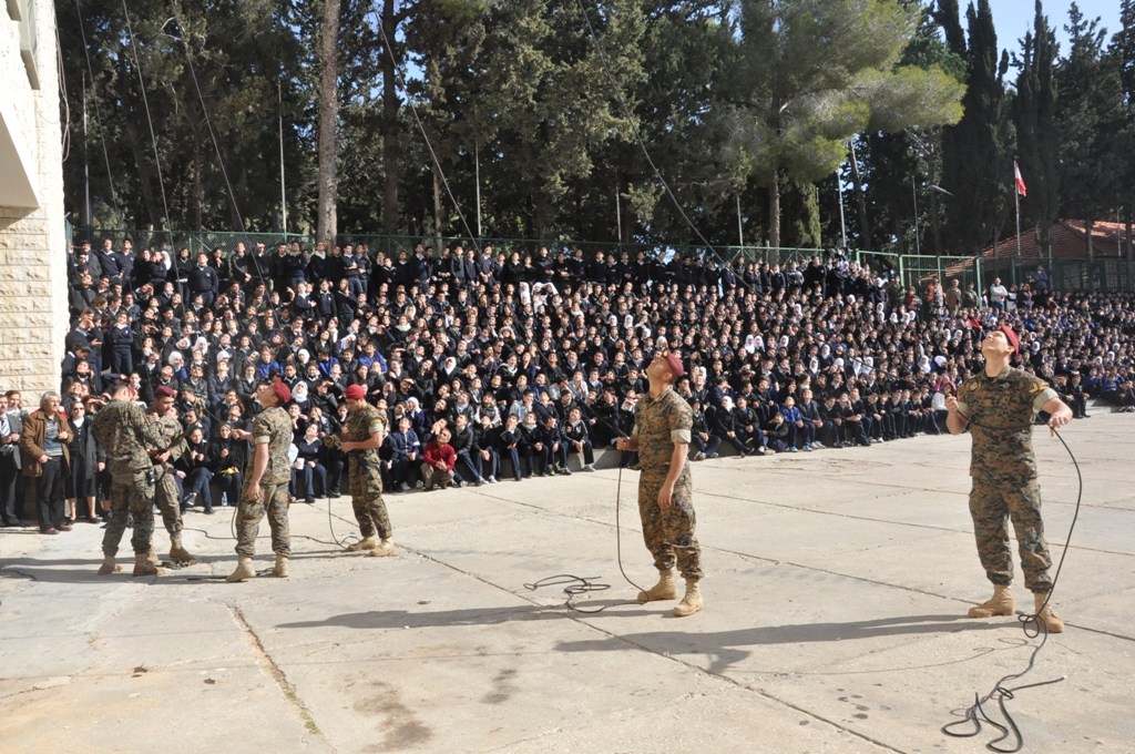 عروضات المغاوير في ثانوية الراهبات النبطية