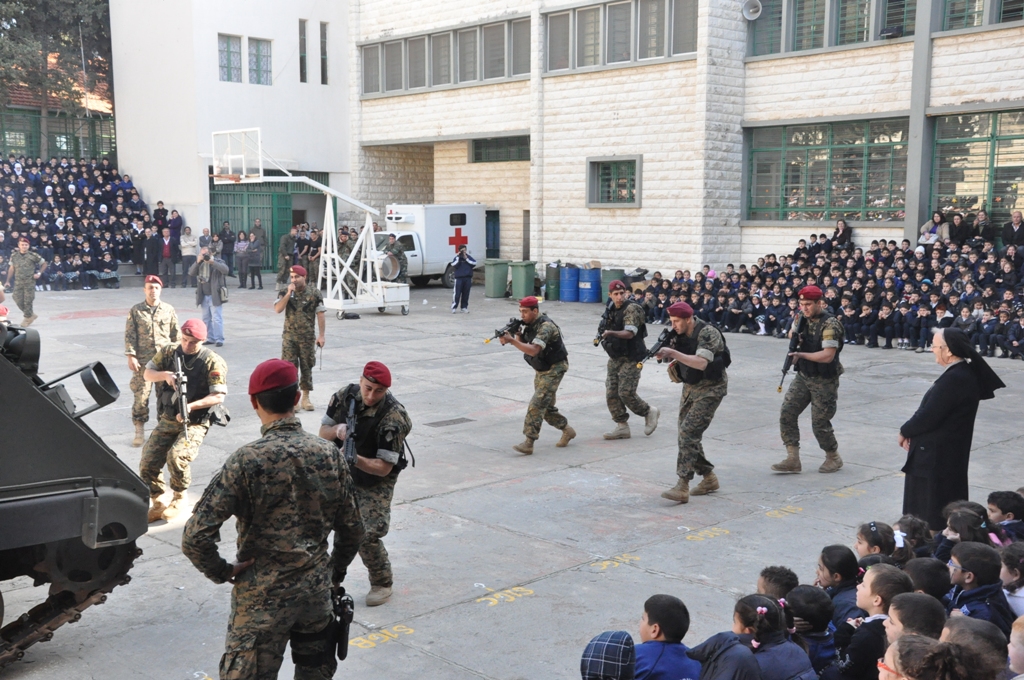 عروضات المغاوير في ثانوية الراهبات النبطية