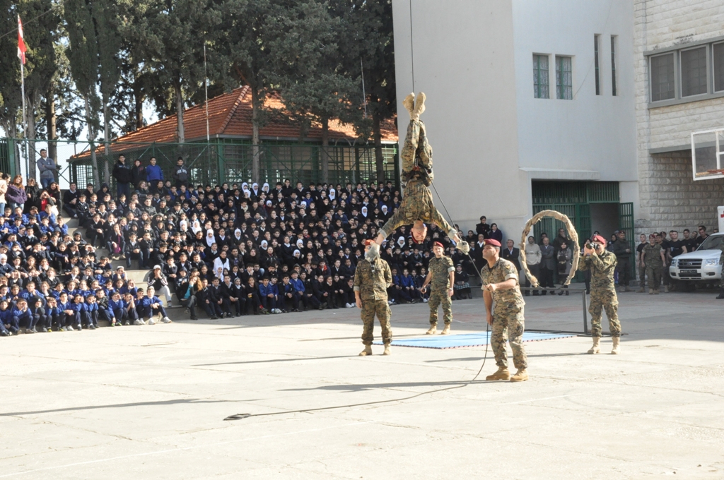 عروضات المغاوير في ثانوية الراهبات النبطية