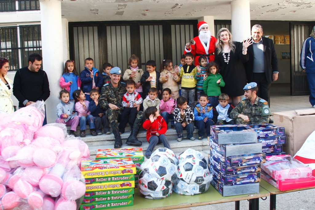 بلدة بلاط تتزين بزينة الميلاد