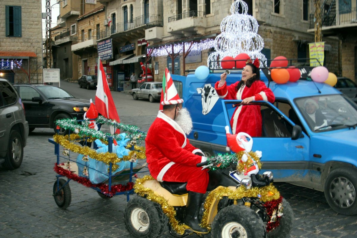 صورة الميلاد 25 ك1 2011  من ساحة جديدة مرجعيون - كل عام وانتم بخير -  تصوير علي ضيا المركز الاعلامي مرجعيون