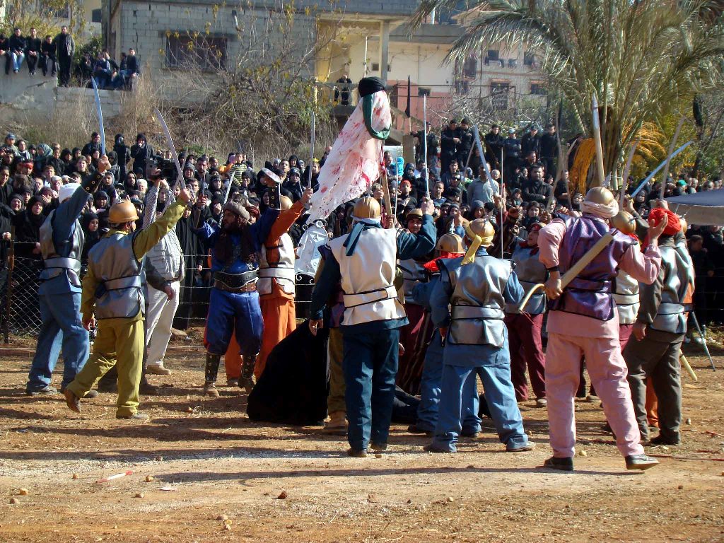 من المسرحية