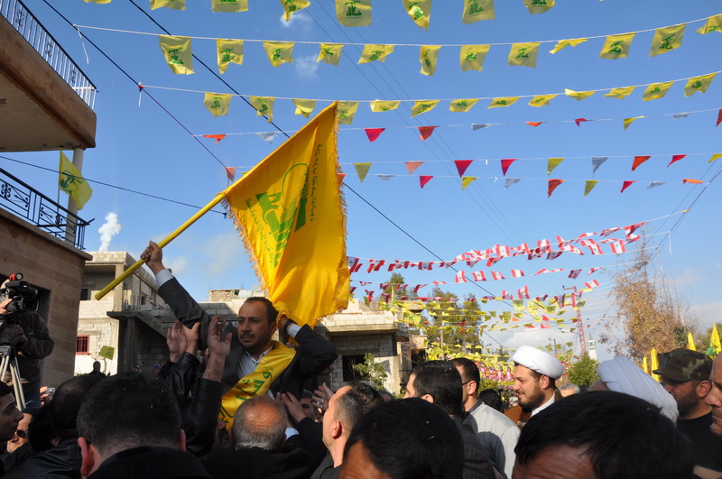 سامي شهاب مرفوعاً على الأكتفاف