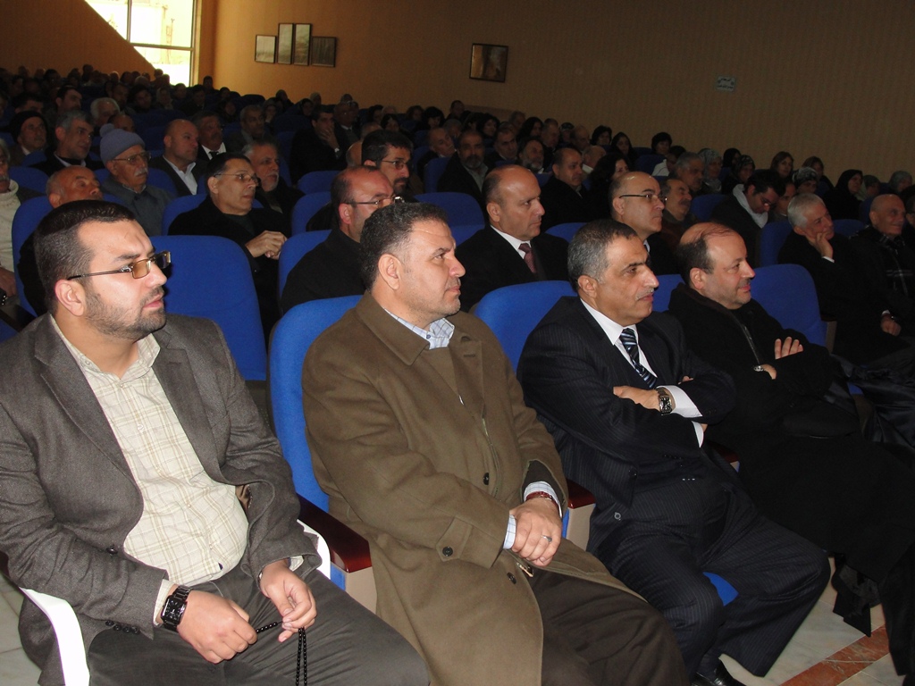 جانب من الحفل التأبيني للدكتور حليم القسيس في مركز الطويل