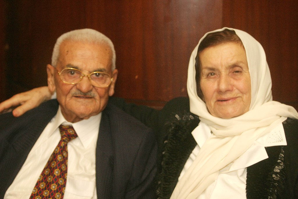 المرحوم  أبو غالب يوسف السيد علي والحاجة أم غالب