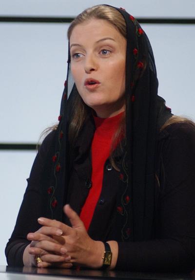 الاعلامية التونسية كوثر البشراوي