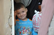 كفالة كل يتيم في بيته