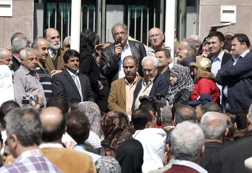 اعتصام أمام وزارة التربية للمطالبة بتحقيق مطالب المعلمين ومنها الحصول على 4 درجات وتعيين المدرسين في ملاك التعليم الأساسي الرسمي