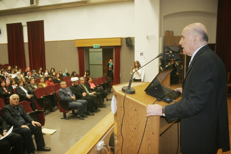 مؤسسة عامل اختتمت مشروع ما منختلف بتخربج 100 شاب وشابة