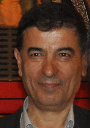  الفنان التشكيلي الدكتور يوسف غزاوي