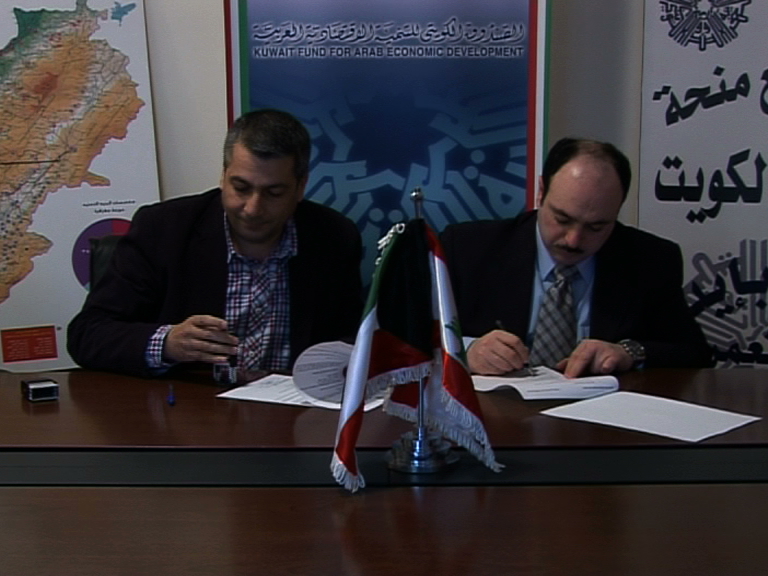 الدبوس مع ممثل شركة المقاولات_المركز الهندسي للتصميم والبناء