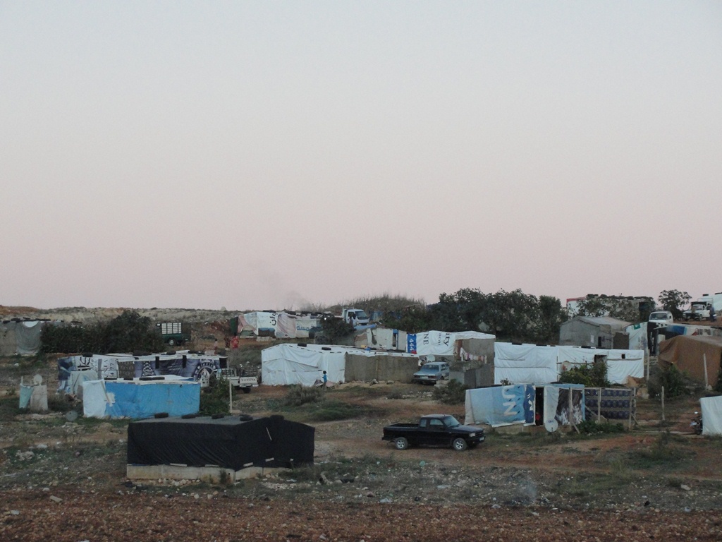 عدد الخيم المنصوبة يبدأ بالإزدياد مع اقتراب فصل الصيف