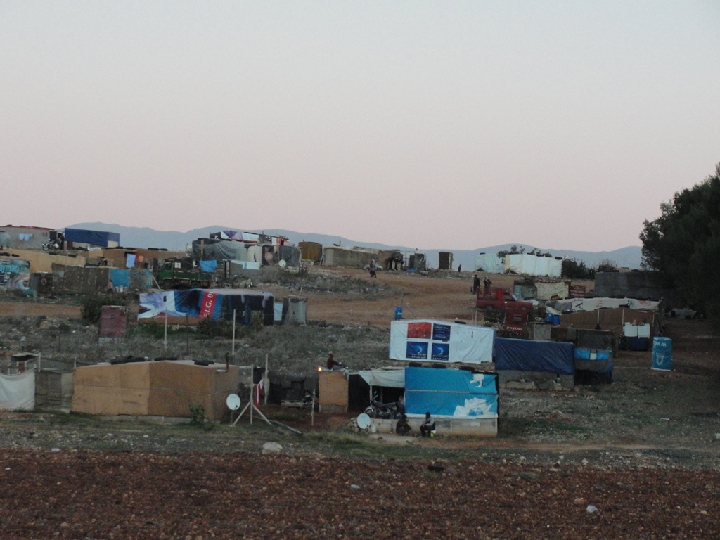 تحولت منطقة مرج الخوخ إلى أحياء سكنية لمئات العمال الزراعيين الوافدين ولبعض العمال الذين يعملون في قرى المنطقة