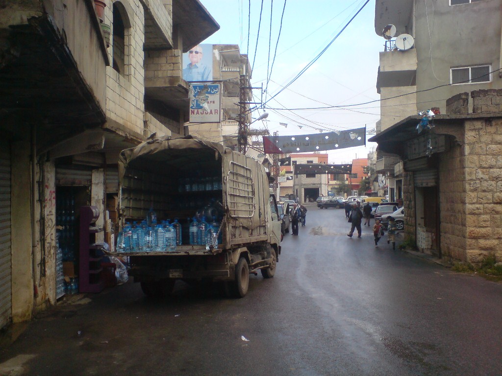 ازدهرت عملية بيع مياه الشرب في قرى قضاء مرجعيون.. السبب ضعف الثقة بالمسؤولين