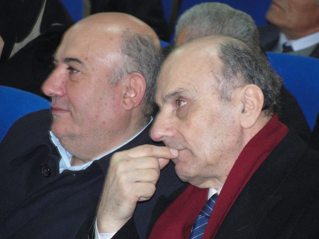 الدكتور أحمد صادق والدكتور خالد فوعاني في حفل تأبين الدكتور حليم القسيس في الخيام - أرشيف