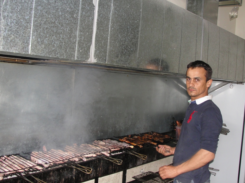 الشاب الطموح علي حسين خشيش