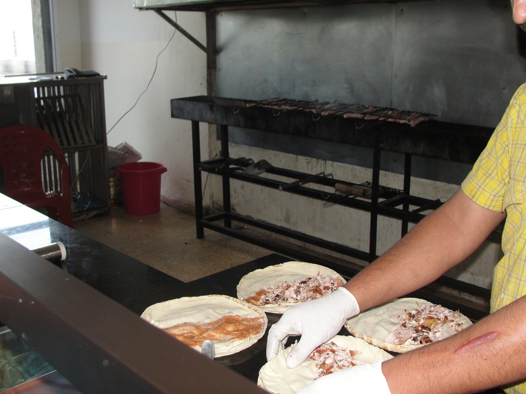 حرص كبير على النظافة في العمل