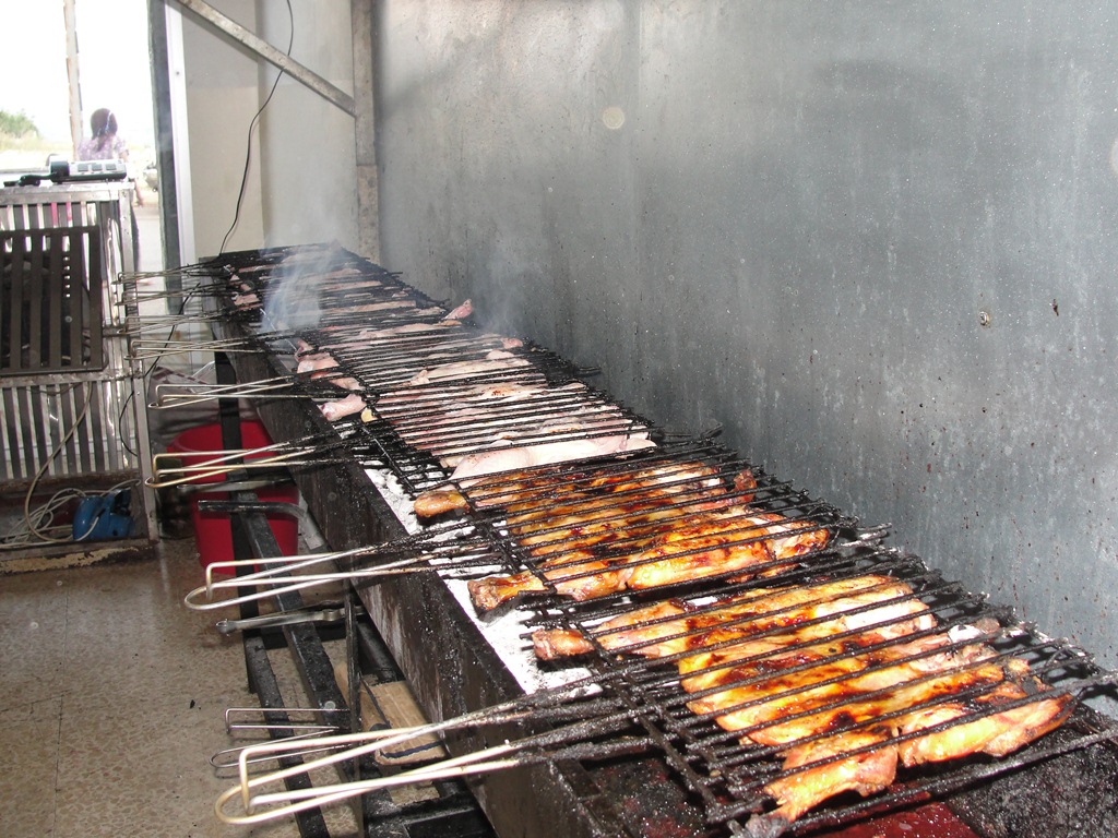 التتبيلة التي يعتمدها المطعم خاصة به وطريقة الشوي هي الأفضل إذ تتم فقط على الفحم