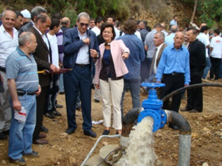 سفيرة الإتحاد الأوروبي في لبنان انجلينا ايخهورست ورئيس مجلس الإنماء والإعمار نبيل الجسر