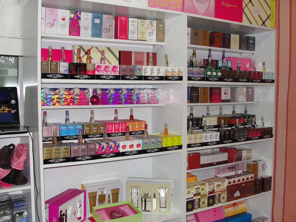 مجموعة عطور متنوعة