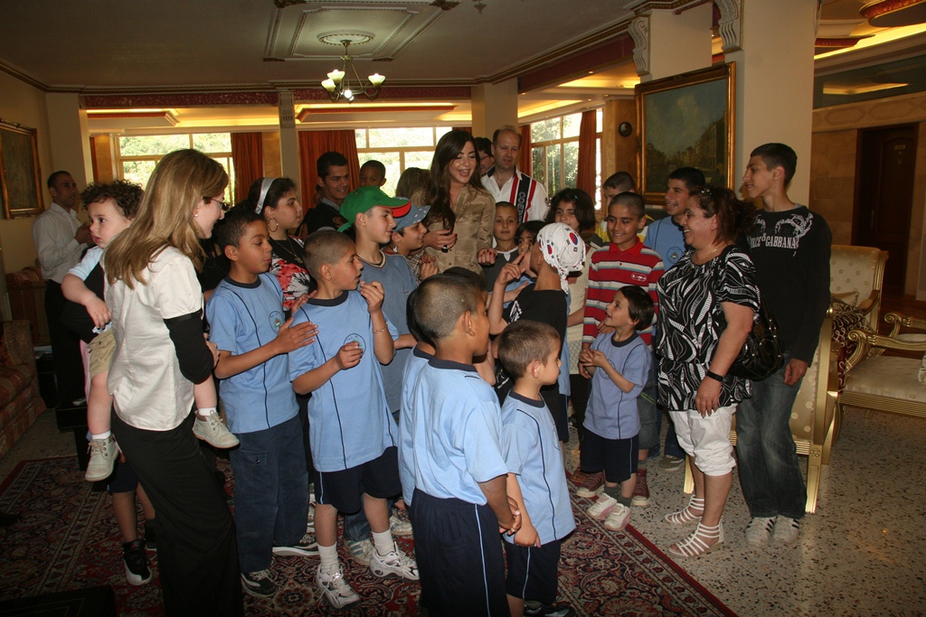 رهف عبدلله والأطفال الذين شاءت أن تعرفهم على الخيام \