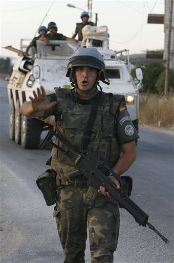 بعد الإنفجار الذي استهدف عناصر من الكتيبة الإسبانية قرب الخيام