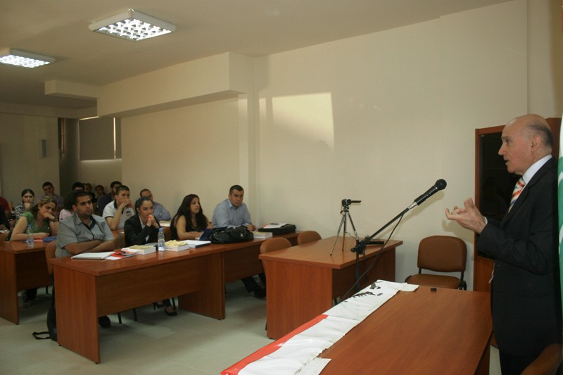 بيت عامل لحقوق الانسان يفتتح المدرسة الصيفية