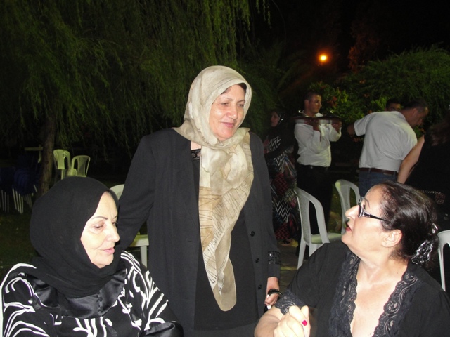 حفل تكريم الطلاب الناجحين في الشهادات الرسمية من قبل جمعية سيدات الخيام، صيف 2010 - أرشيف