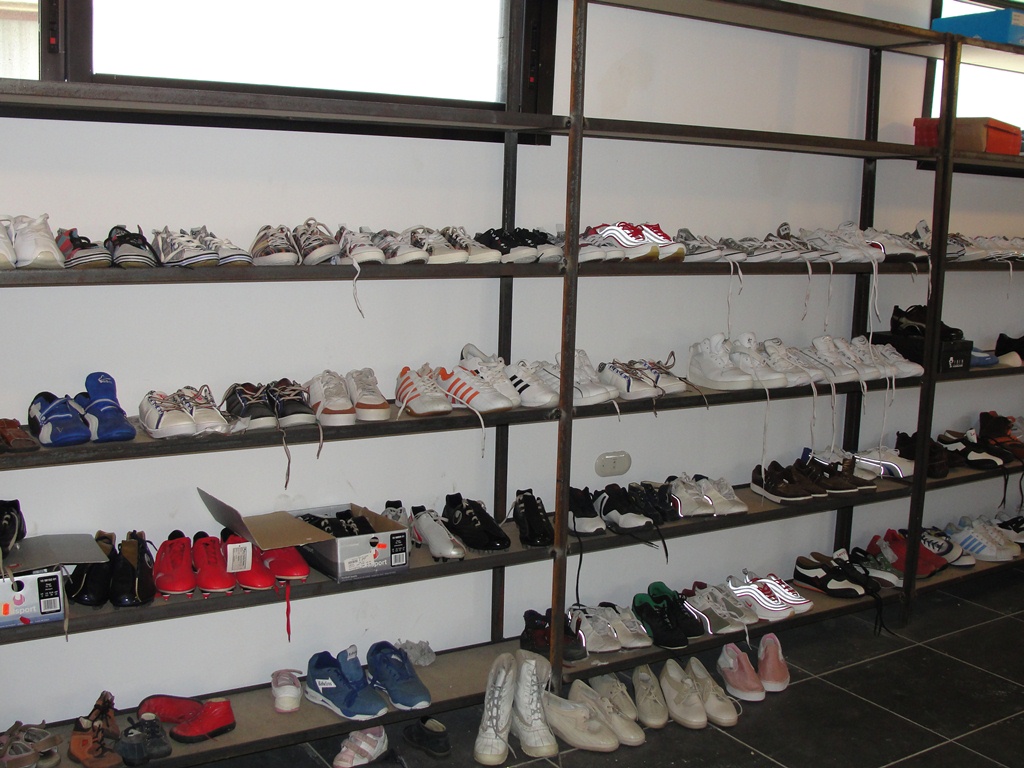 بوتيك النور في الخيام..