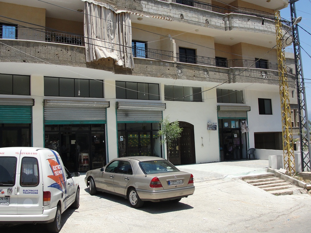 بوتيك النور في الخيام.. حارة البركة  في الخيام بالقرب من مؤسسة عامل (مفرق حي المسلخ القديم)