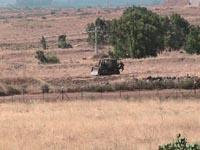   	جرافة اسرائيلية تقيم سواتر ترابية قرب السياج الشائك في العباسية