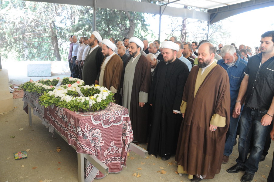 الصلاة على جثمان فـاطمة عفيف نورالدين