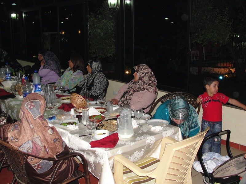 جانب من الحضور في حفل إفطار حركة أمل في الخيام تكريماً لعوائل الشهداء والجرحى