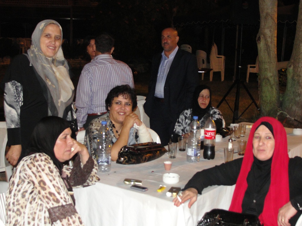 من سيدات الخيام