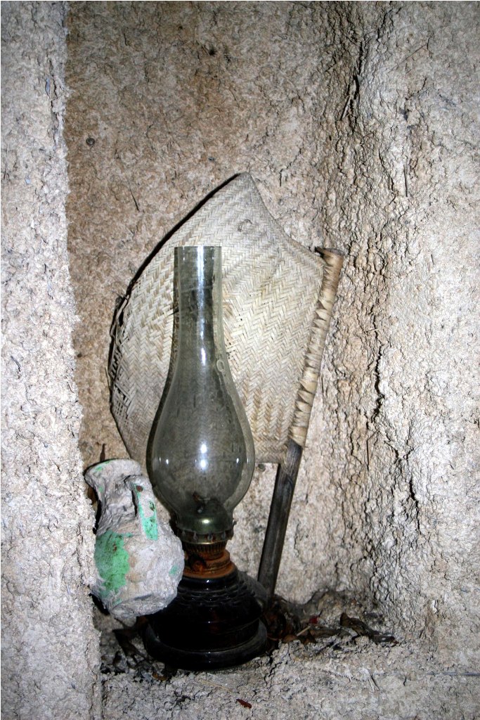 نعود إلى عصر الشمعة والسراج وفتيل بندق بو فتيل