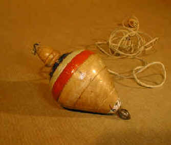 البلبل قطعةً  خشبية شكلها قريب من القلب البشري، يتوسطه مسمار حديدي يخترقه من الأعلى إلى الأسفل