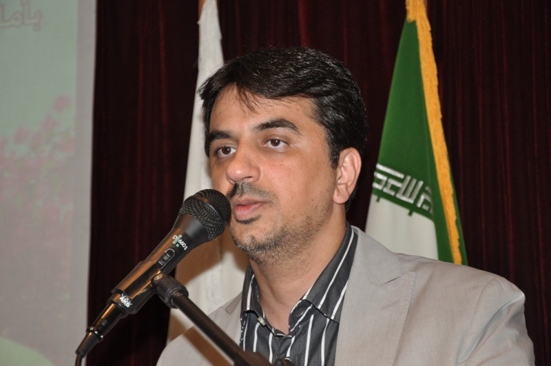 رئيس الهلال الاحمر الايراني متحدثا