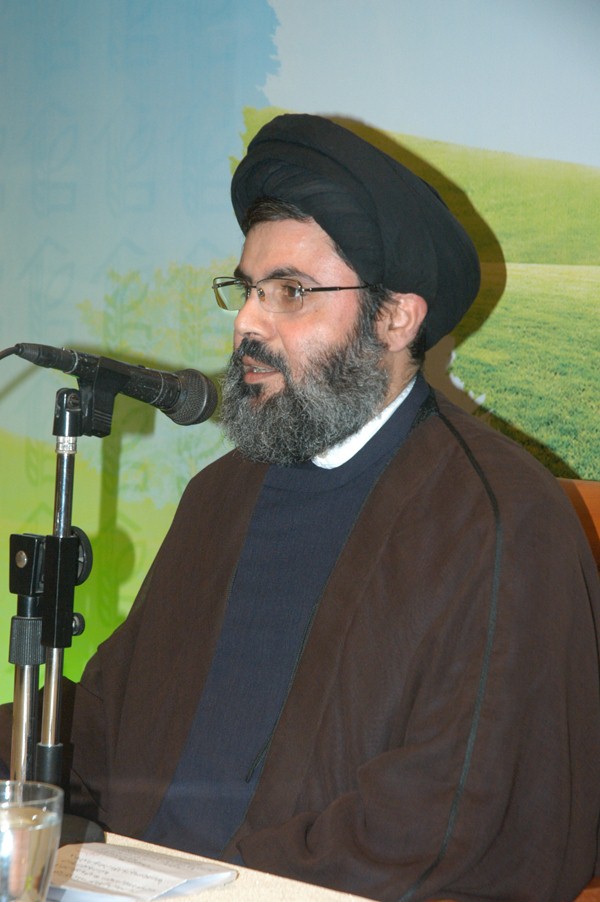 السيد صفي الدين متحدثا