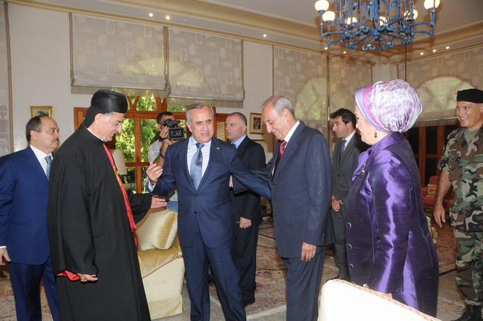 بري أولم تكريميا للبطريرك مار بشارة بطرس الراعي في المصيلح